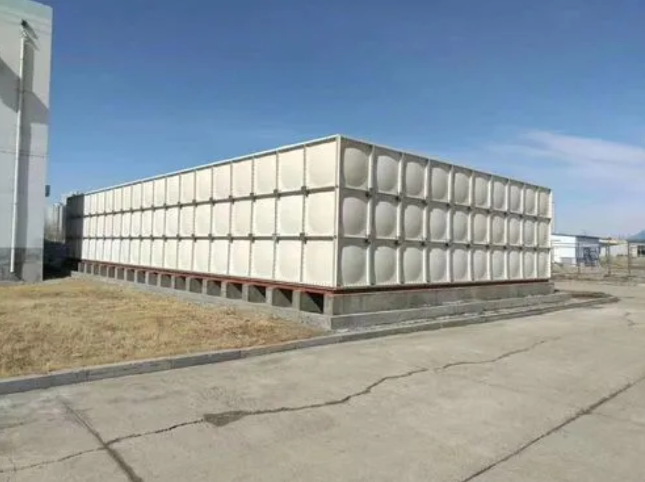 Fiberglass water tank